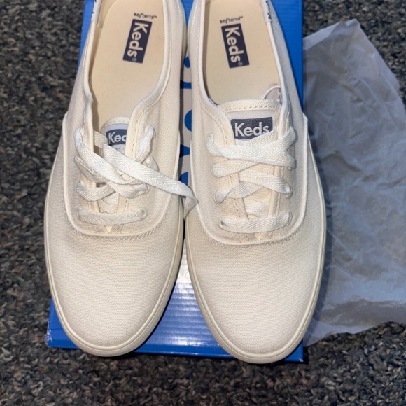 Keds canvas sneakers size 9 - Picture 1 of 5